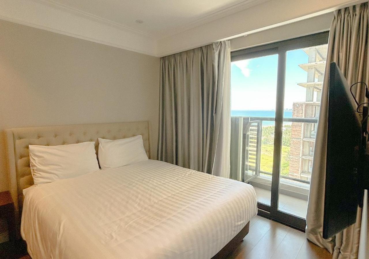 Sunrise Luxury Apartment With Ocean View Da Nang Exterior photo