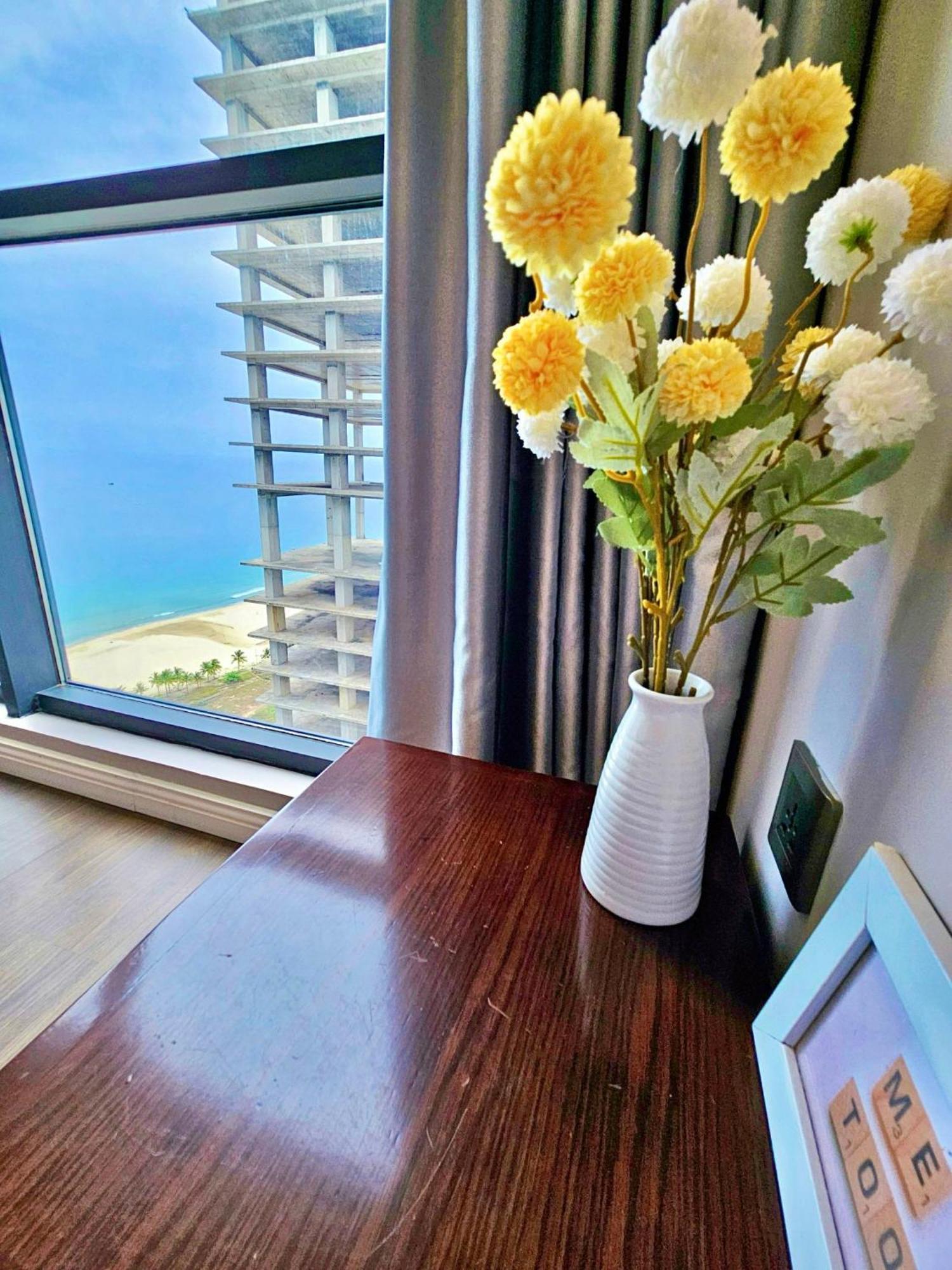 Sunrise Luxury Apartment With Ocean View Da Nang Exterior photo